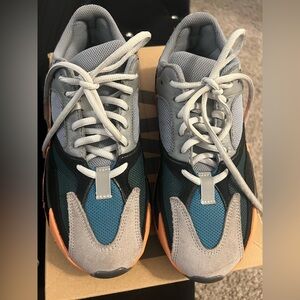 Men’s 7 Yeezy Boost 700 Wash Orange
Authentic, Stock X